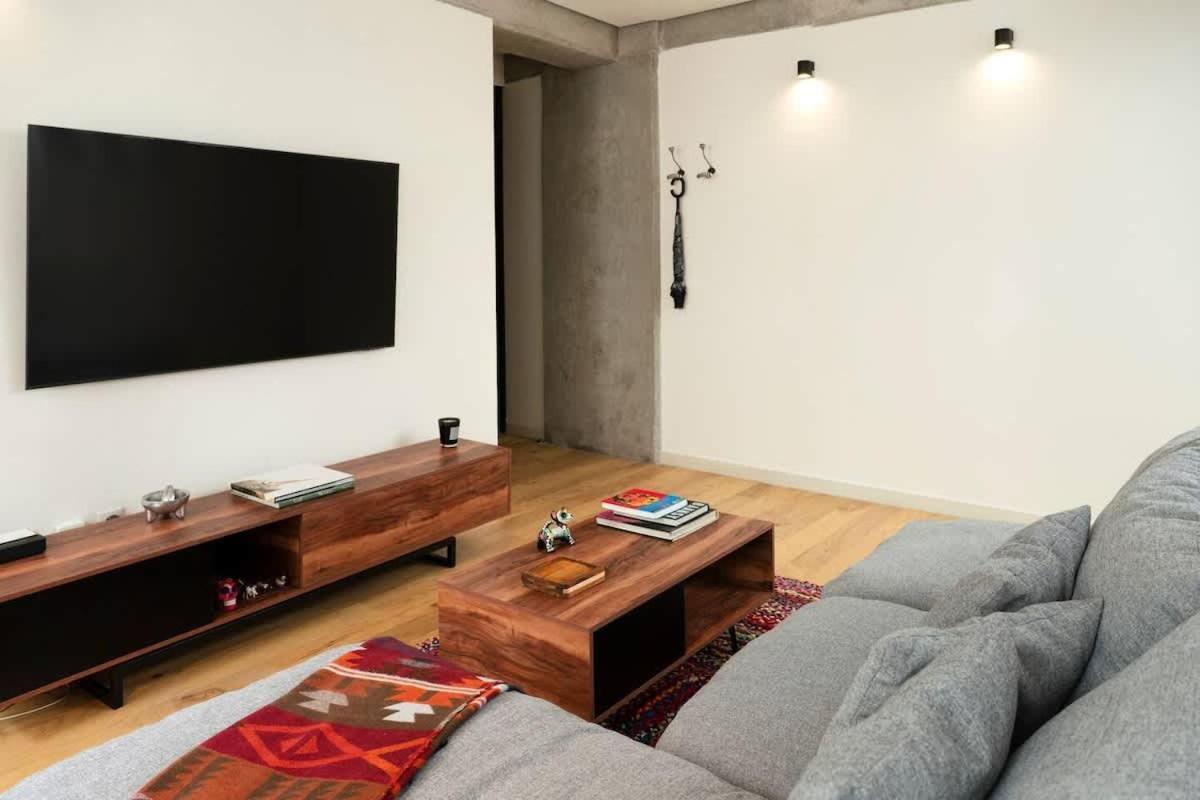 Mexican Downtown Retreat! Apartment *